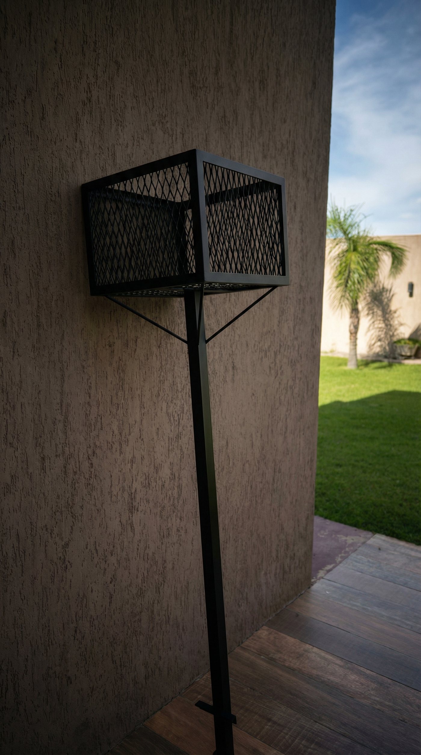 Brasero elevado de hierro